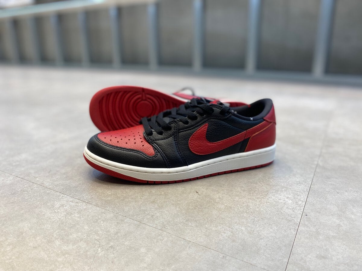 Nike(ナイキ)のエア ジョーダン 1 レトロ ロー OG "バーンド"