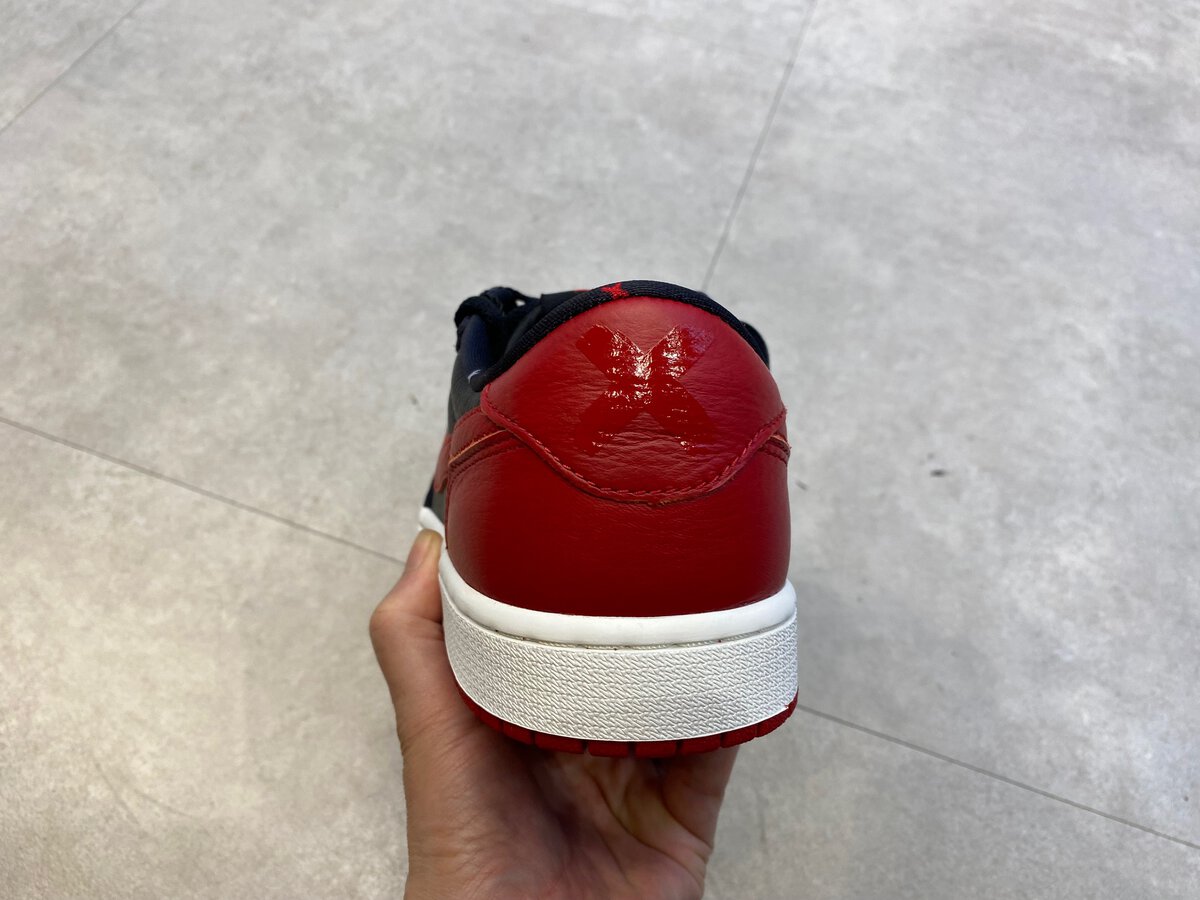 Nike(ナイキ)のエア ジョーダン 1 レトロ ロー OG "バーンド"