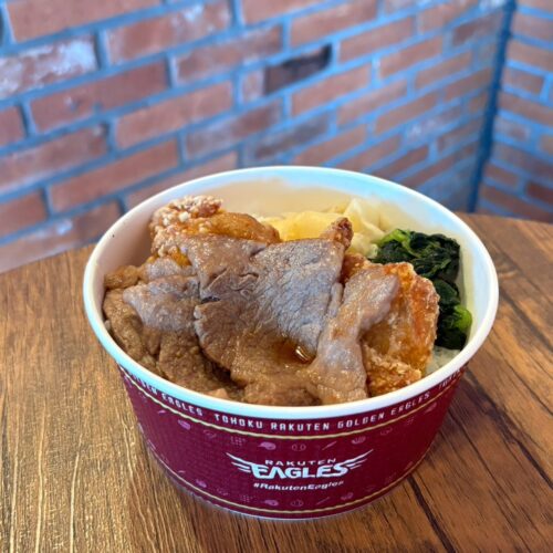 仙台牛と唐揚げあごだし丼