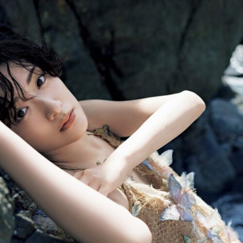 生駒里奈写真集『ルリカケス』 撮影：青山裕企 ワニブックス刊