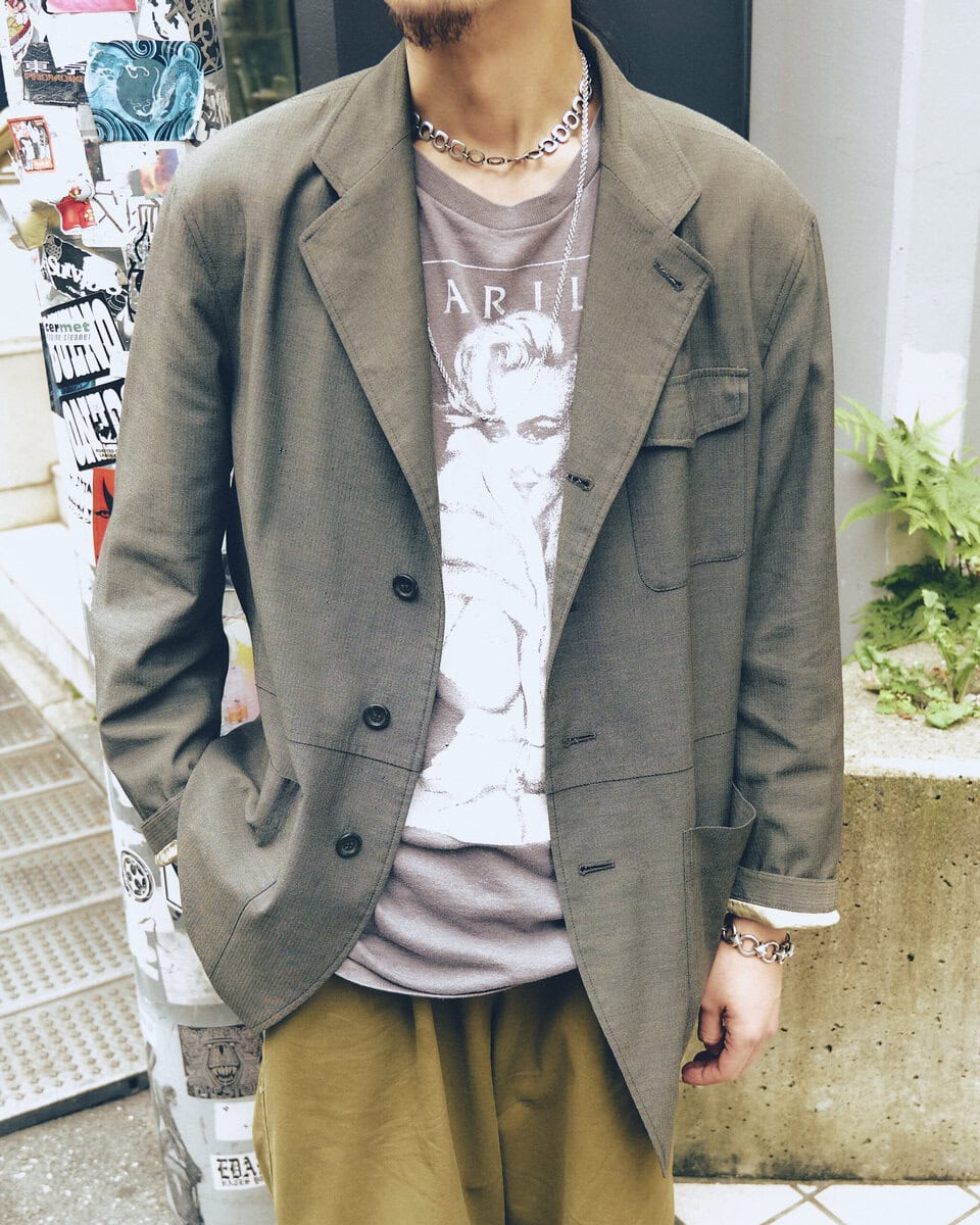 【30代スナップ＠渋谷】シルエットと配色でメリハリをつけた上級者コーデ