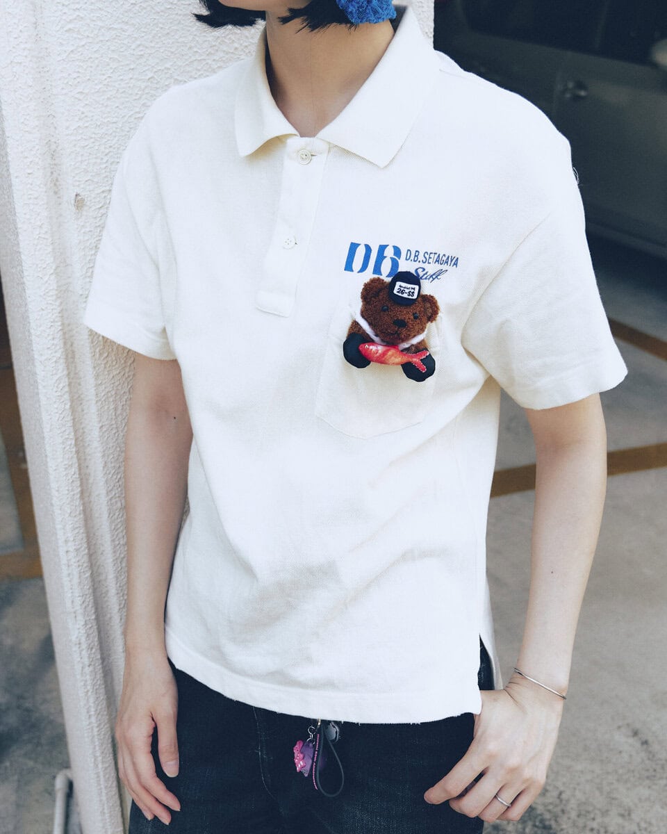 【30代スナップ@明大前】漁師のクマちゃんが付いた夏らしいポロシャツに視線集中