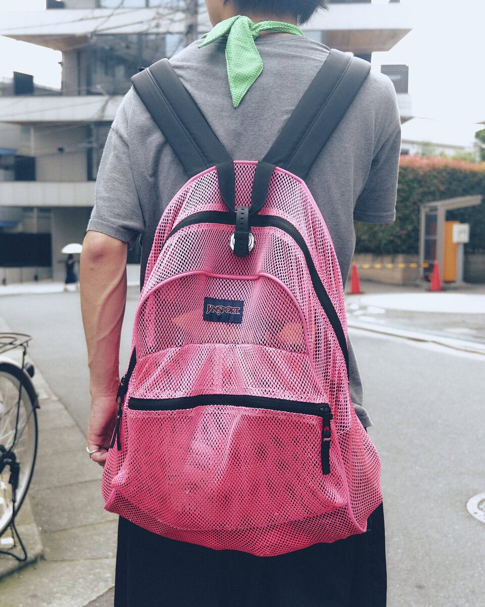 【20代スナップ@下北沢】夏は“メッシュ”を取り入れて気持ち暑さを緩和