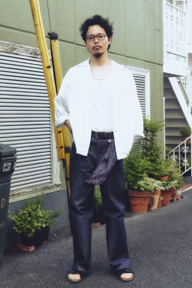 【20代スナップ@下北沢】トップスは白シャツ×白インナーで涼しげに