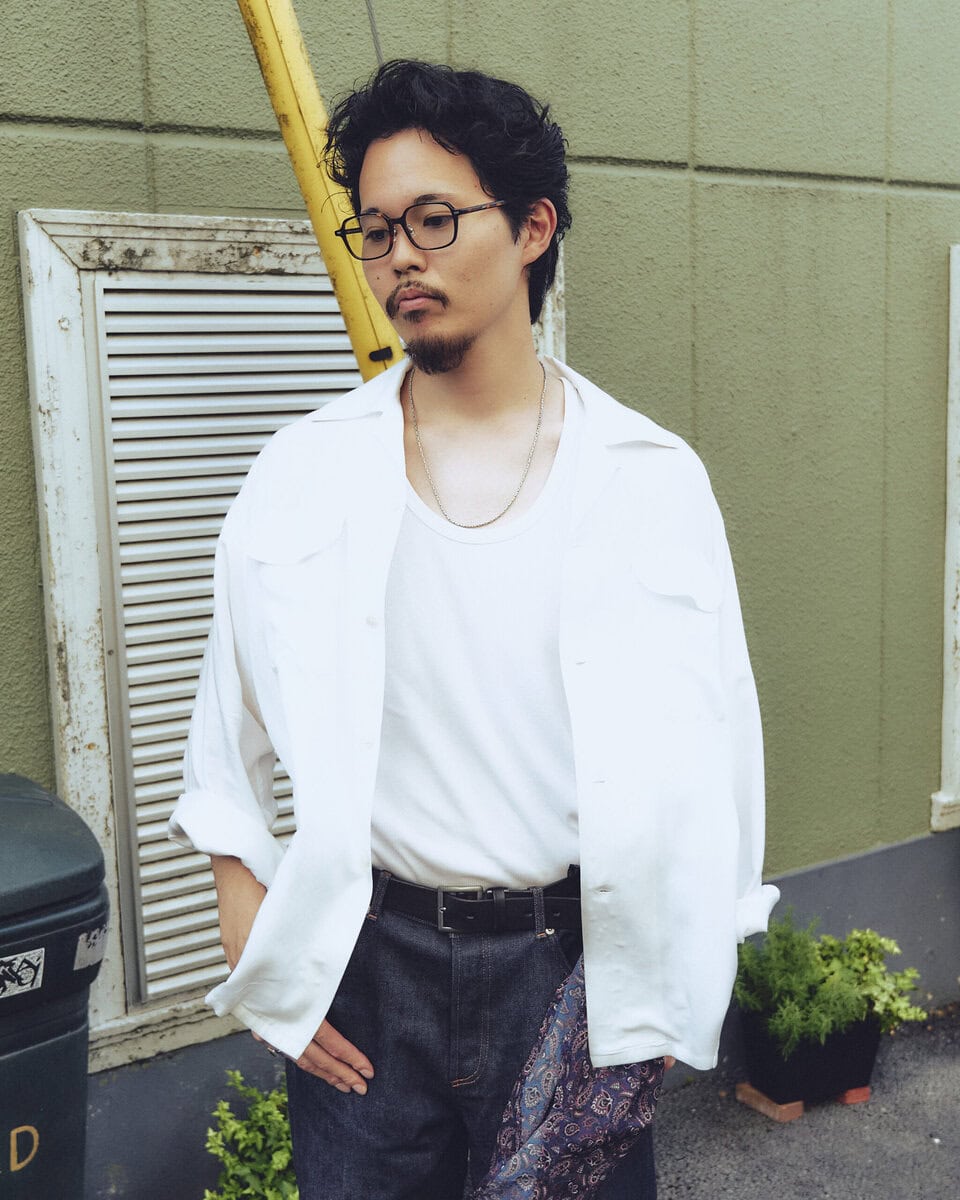 【20代スナップ＠下北沢】トップスは白シャツ×白インナーで涼しげに