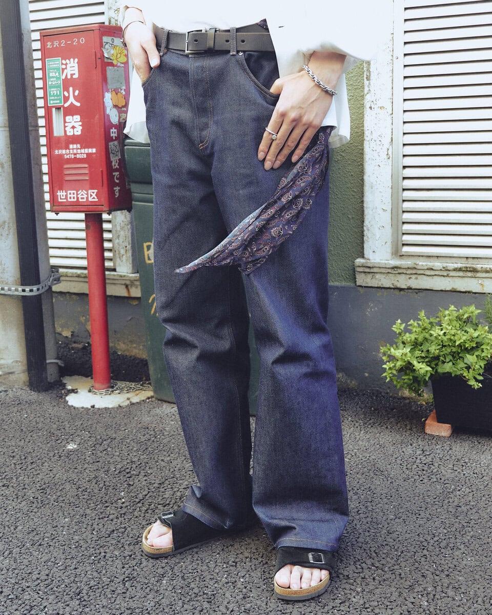 【20代スナップ＠下北沢】トップスは白シャツ×白インナーで涼しげに
