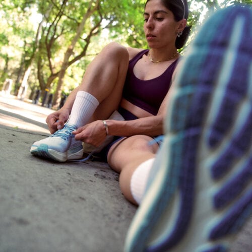 自然な走りを追求するフットウェアブランドALTRA（アルトラ）から、ロードランニングモデル「TORIN」シリーズの最新作「TORIN ST（トーリン エスティ）」が2026年8月21日（金）に発売。サポート性、快適性、反応性を兼ね備えたオールラウンド・スタビリティシューズとなっている。
