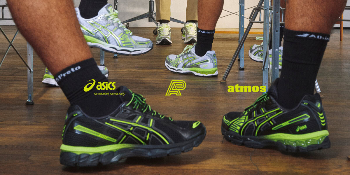 atmos(アトモス)が、ブラジリアン柔術カルチャーをルーツに持つAlbino & Preto(アルビノ アンド プレト)とタッグを組み、ASICS SportStyle(アシックス スポーツスタイル)の「GEL-KAYANO 12.1」別注モデルを発売。ブラックとホワイトの2色をラインアップし、8月14日より抽選受付、8月28日より発売する。