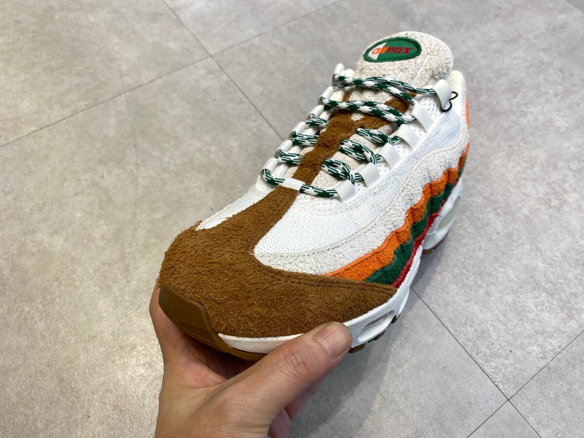 Nike(ナイキ)のエアマックス95 OG ビッグバブル "スポーツグリーン/セーフティオレンジ"