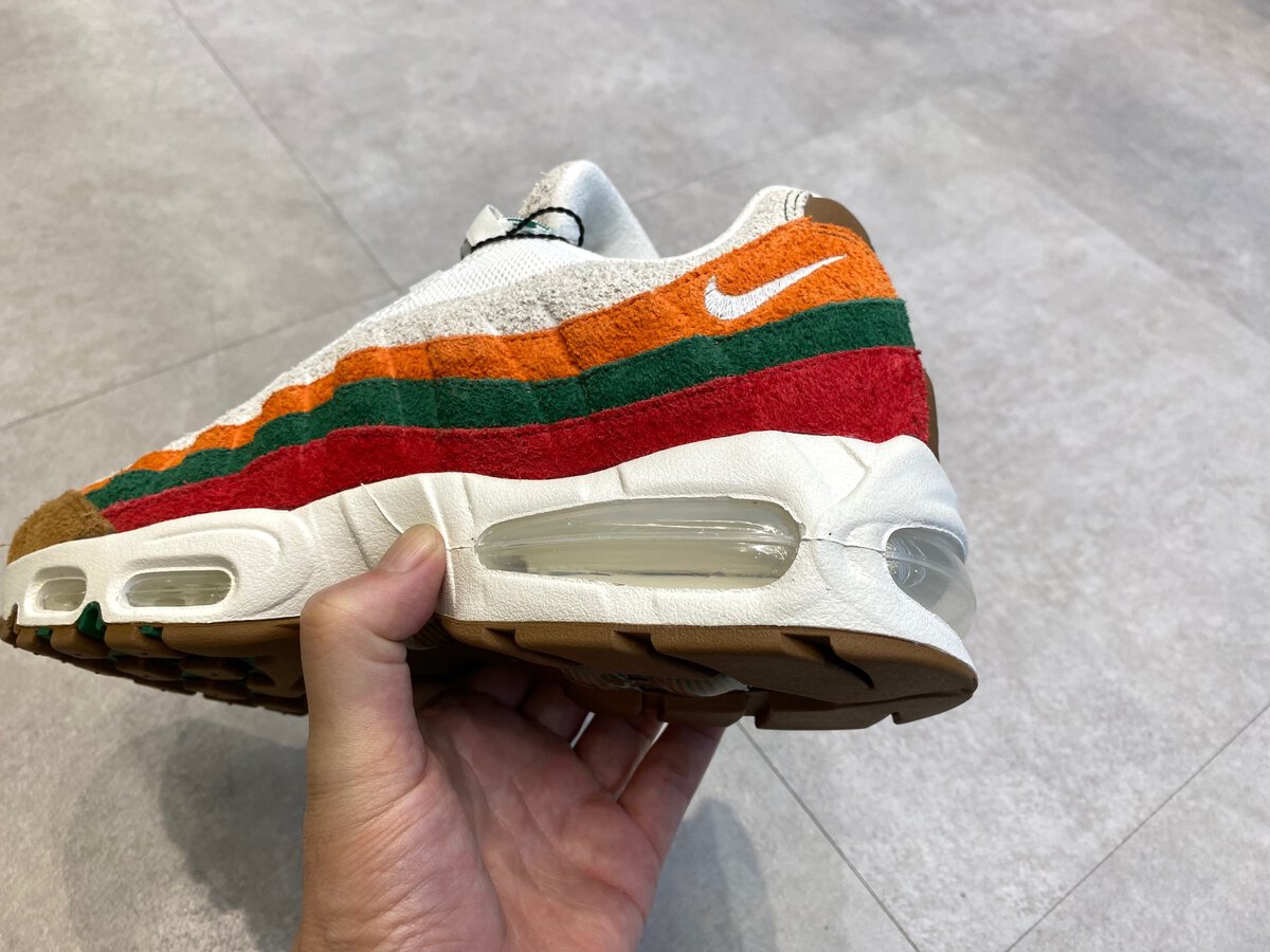 Nike(ナイキ)のエアマックス95 OG ビッグバブル "スポーツグリーン/セーフティオレンジ"
