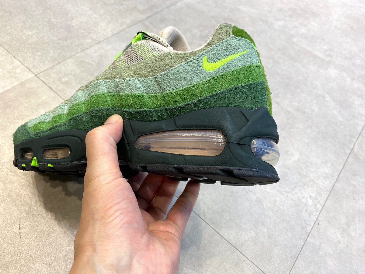 Division Street × Nike(ディビジョンストリート × ナイキ)のエアマックス95 ビッグバブル ダックス オブ ア フェザー "ザウッズ"