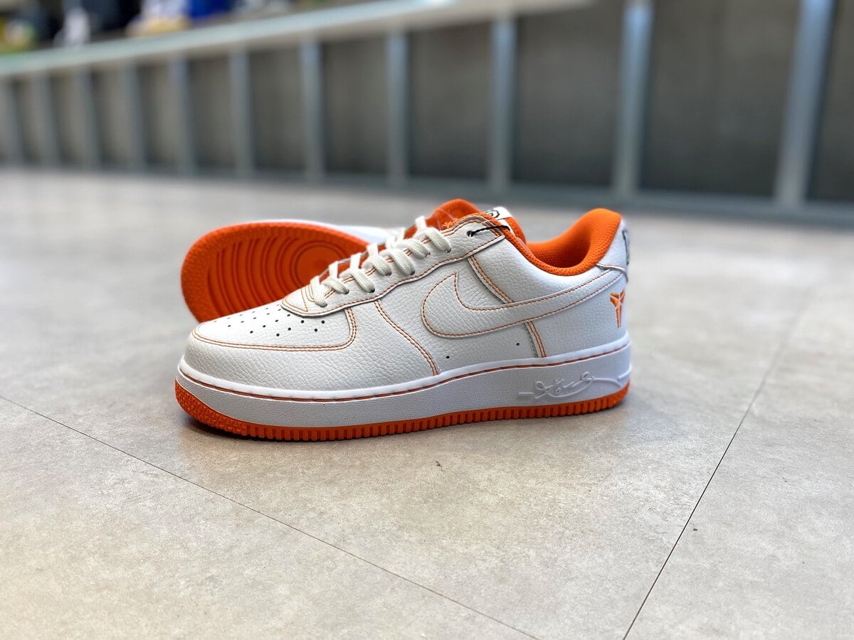 Kobe Bryant × Nike(コービー・ブライアント × ナイキ)のエアフォース1 ロー プロトロ "ロード オブ ザ リング"