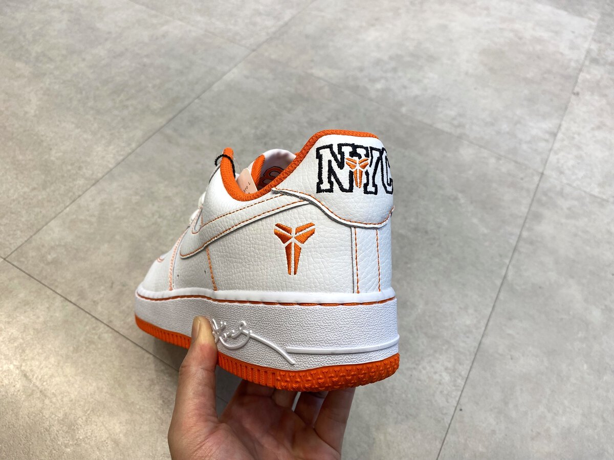 Kobe Bryant × Nike(コービー・ブライアント × ナイキ)のエアフォース1 ロー プロトロ "ロード オブ ザ リング"