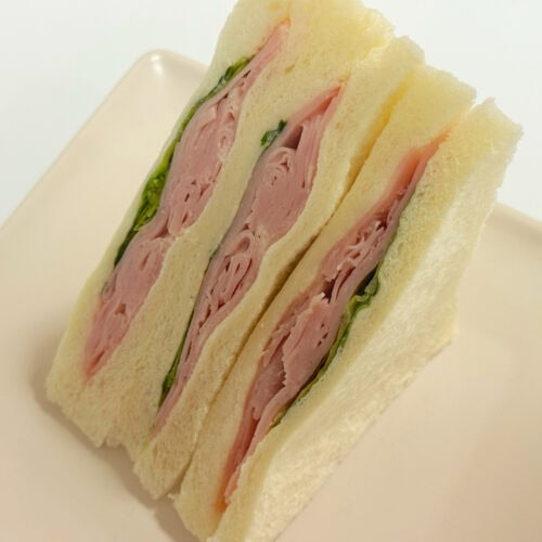 サンドイッチがひとつ増えてる！