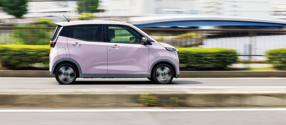 EV「SAKURA」はスーっと静かに加速するから街中も高速での合流もラクラク!