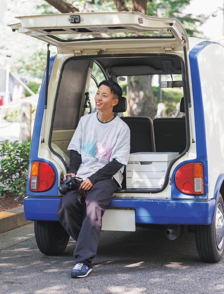レトロ車と暮らす】1989年製「日産エスカルゴ」に乗る23歳デザイナー