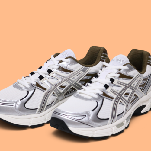 アシックスの「ゲル ストラトス MC」¥14,300