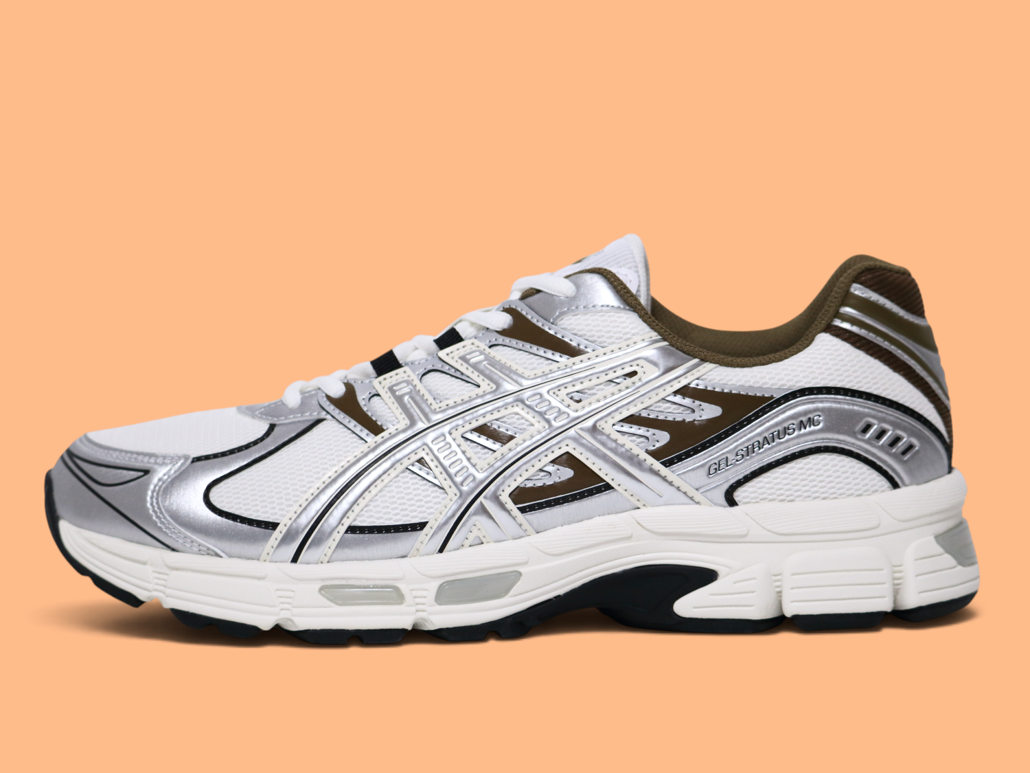 アシックスの「ゲル ストラトス MC」¥14,300