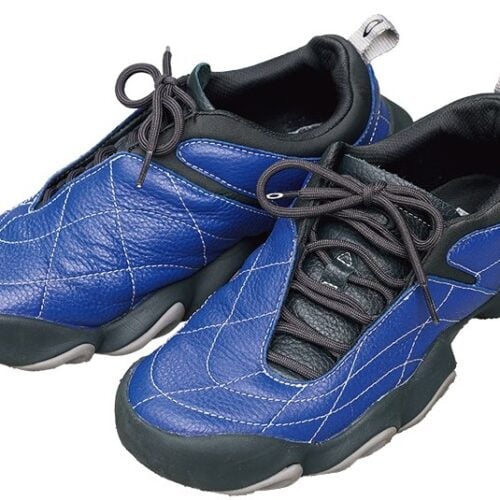 Timberland・プレス/中野奈陸さんの私物スニーカー OakleyのFactory Team Flesh Warp