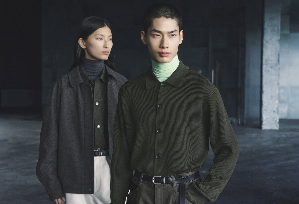 英国の著名デザイナー、クレア・ワイト・ケラーが手がけるUNIQLO : C（ユニクロ：シー）から、2026年秋冬コレクションが登場。「Precision of Softness」をテーマに、洗練されたプロポーションや豊かなテクスチャー、計算されたレイヤリングで日常のワードローブを再解釈している。発売は2026年9月25日（金）。