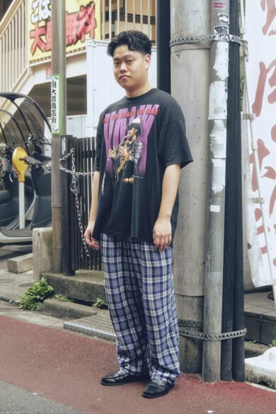 【20代スナップ@明大前】Tシャツ×チェックパンツ=ラフ、という方程式