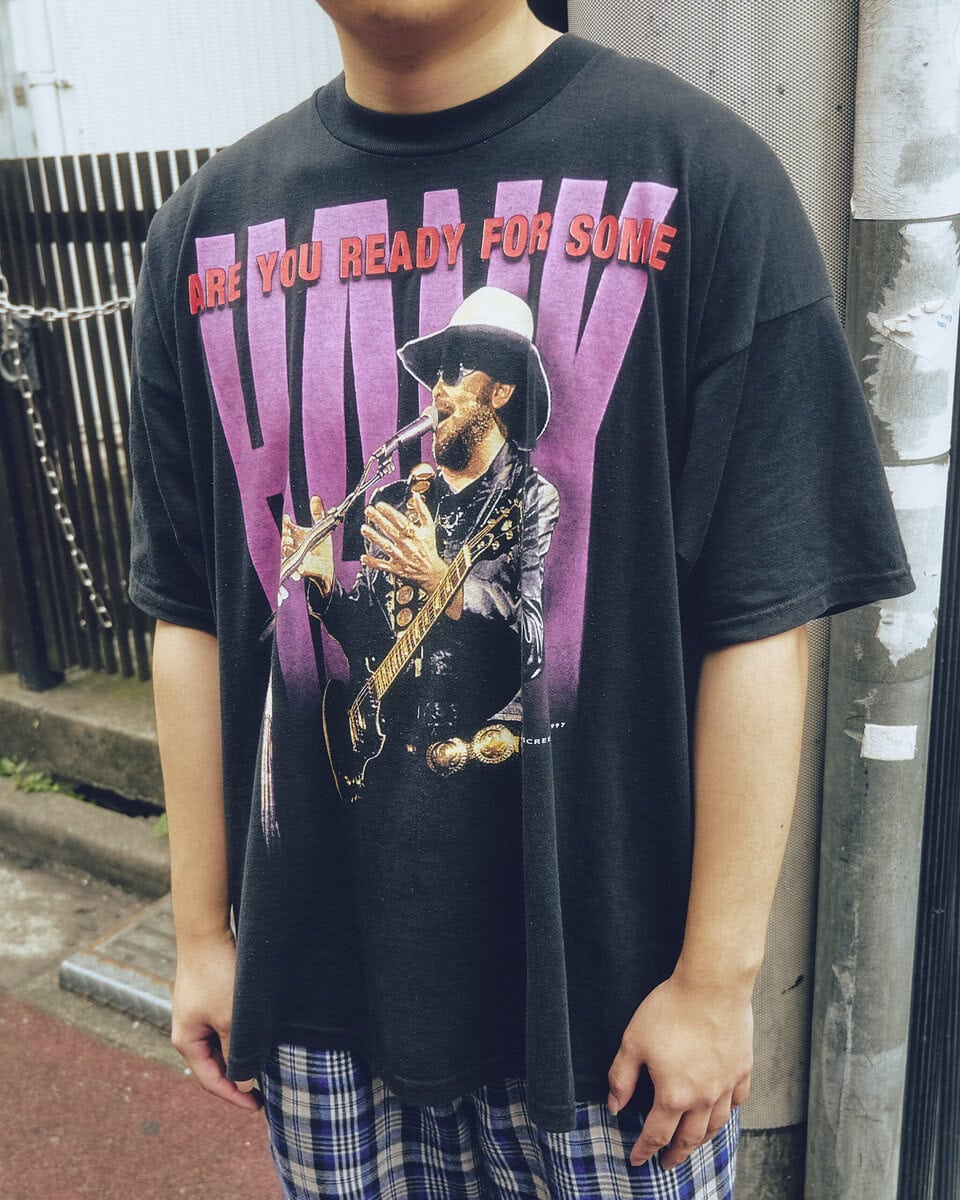 【20代スナップ@明大前】Tシャツ×チェックパンツ=ラフ、という方程式