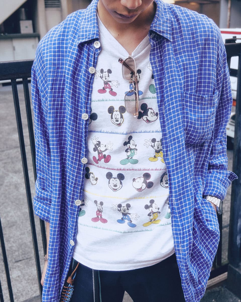 【20代スナップ＠渋谷】冷涼カラーはやはり青！リネンシャツをさらっと羽織り爽やかに