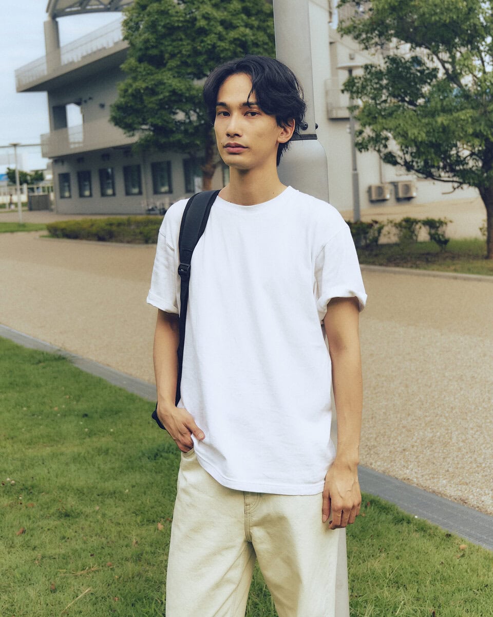 【20代スナップ@代田橋】肩ひじ張らない自然体の白Tシャツコーデは“オーディション着”