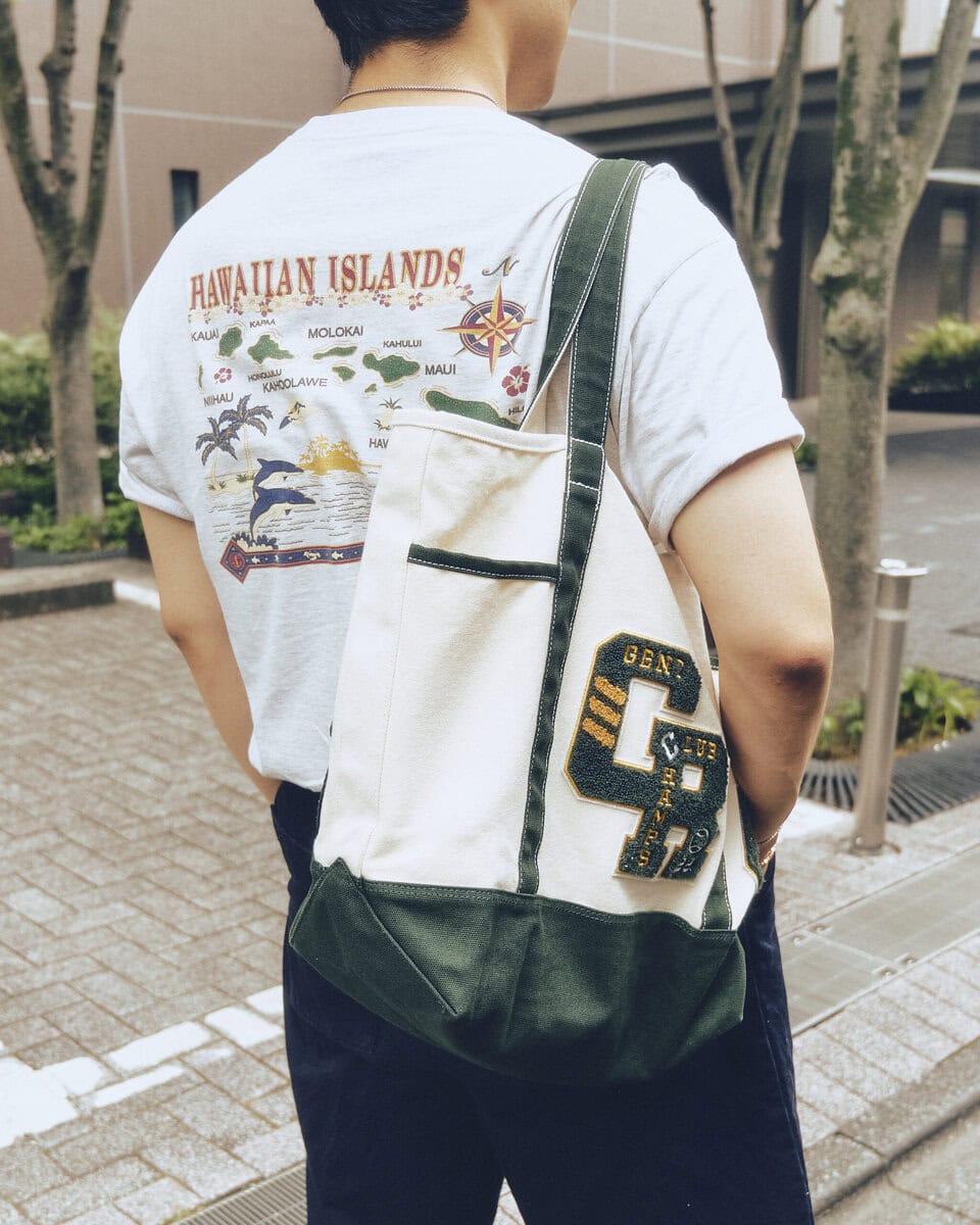 【30代スナップ@渋谷】シルエットを意識したシンプルコーデはタックインが肝