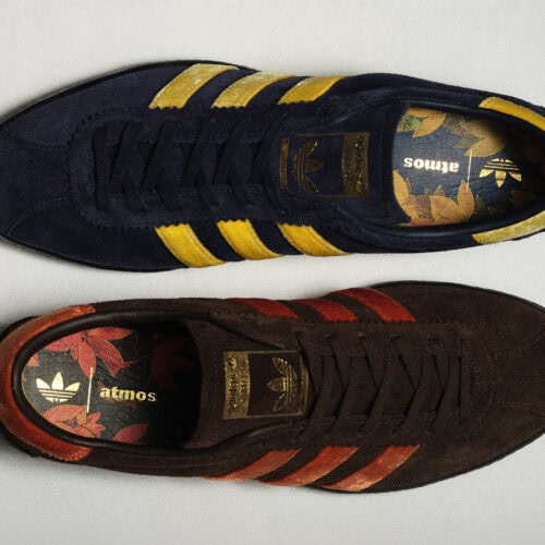 ベースとなったのは、adidas Originalsのロングセラーモデル「TOBACCO」。日本の美しい秋の情景を象徴する紅葉の要素を取り入れ、ネイビーとブラウンの2色に仕上げている。