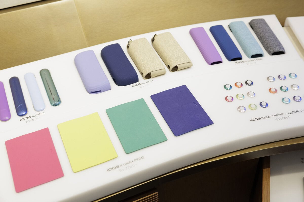 IQOS フラッグシップ 銀座 1階 プロダクトウォール フィリップ モリス インターナショナルの製品を展示 販売
