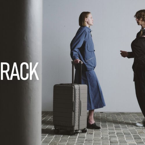 バッグメーカー・エースが展開するライフスタイルブランドUNTRACK(アントラック)から、2026年秋冬の新作ウェアが発売。今季は「Quiet Functionalism(静かなる機能美)」をテーマに、収納力とミニマルなデザインを融合した
