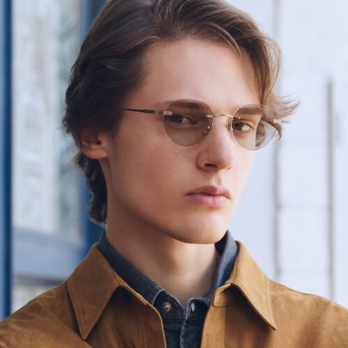 いつもの装いを少し特別に見せたい日に取り入れたいのが「Sunglasses」。トレンドのリムレスやツーブリッジなど、大胆なデザインを取り入れた3型をラインナップしている。