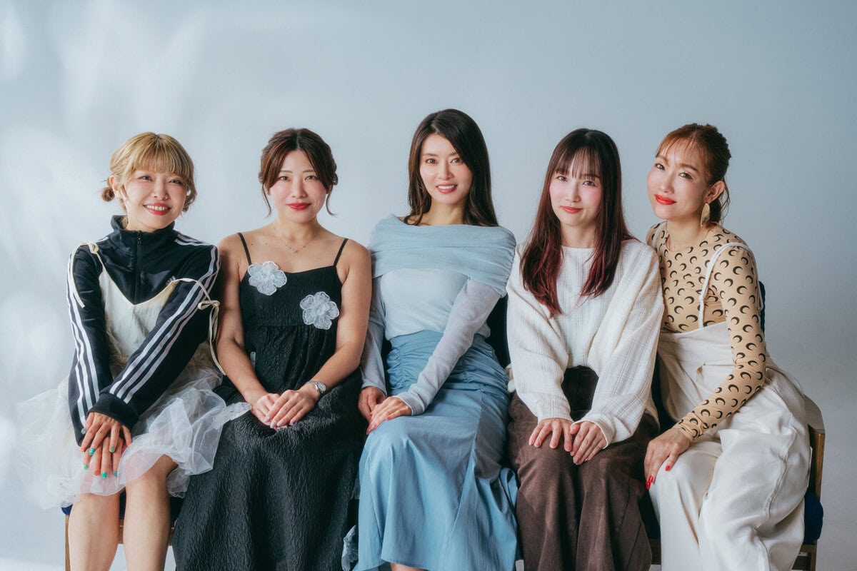 Prime Video『ラブ トランジット35+』(左から)参加者のみさとさん、かなこさん、かえでさん、まおさん、ようこさん