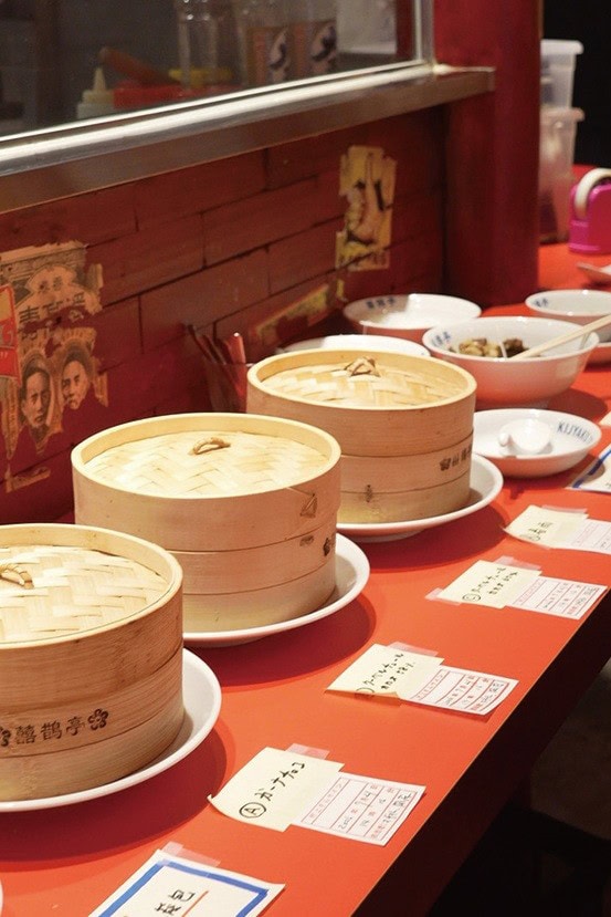 帰国後に囍鵲亭
で行われた試食会。村上さ
んの評価は……⁉