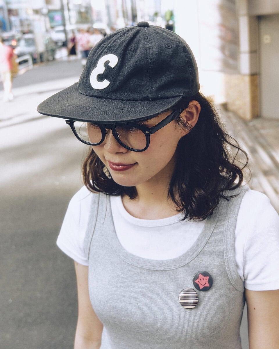 【20代スナップ@原宿】人気再燃中のウエストポーチは差し色としてスパイスに
