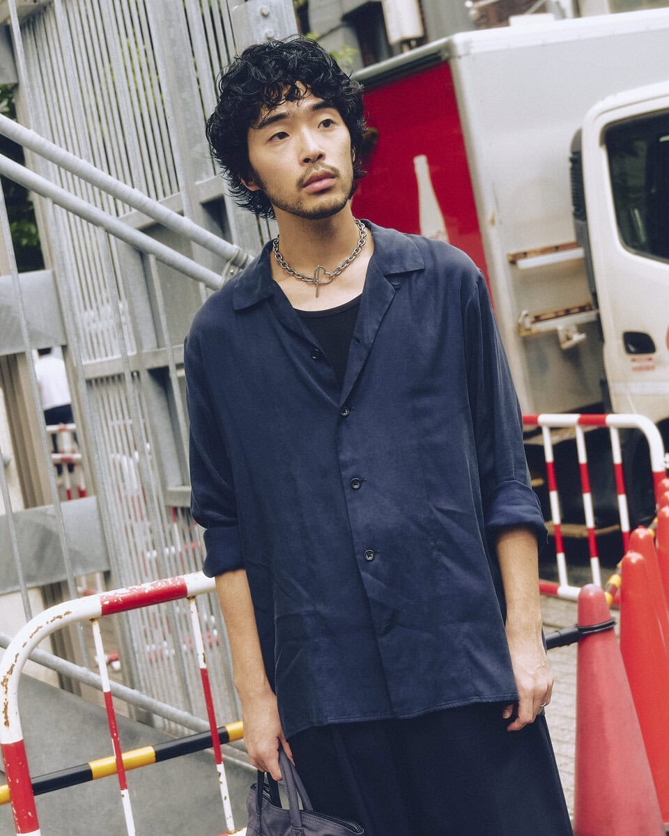 【30代スナップ@下北沢】濃淡のグラデーションが絶妙なオールネイビーコーデ