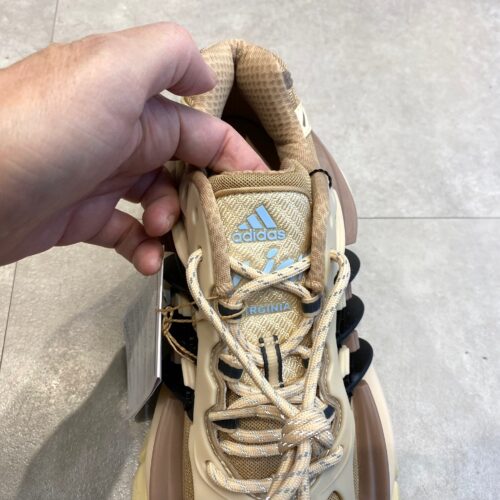 Pharrell Williams × adidas(ファレル・ウィリアムス × アディダス)のアディスター ジェリーフィッシュ