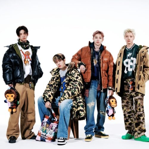 世界各地の対象BAPE STORE®で、所定の購入条件を満たすと特典をプレゼント。第1弾のラゲッジタグ、キーキャップキーチェーン、トートバッグは2026年10月17日(土)から配布が始まり、10月30日(金)にはぬいぐるみキーチェーンとぬいぐるみが加わる。
