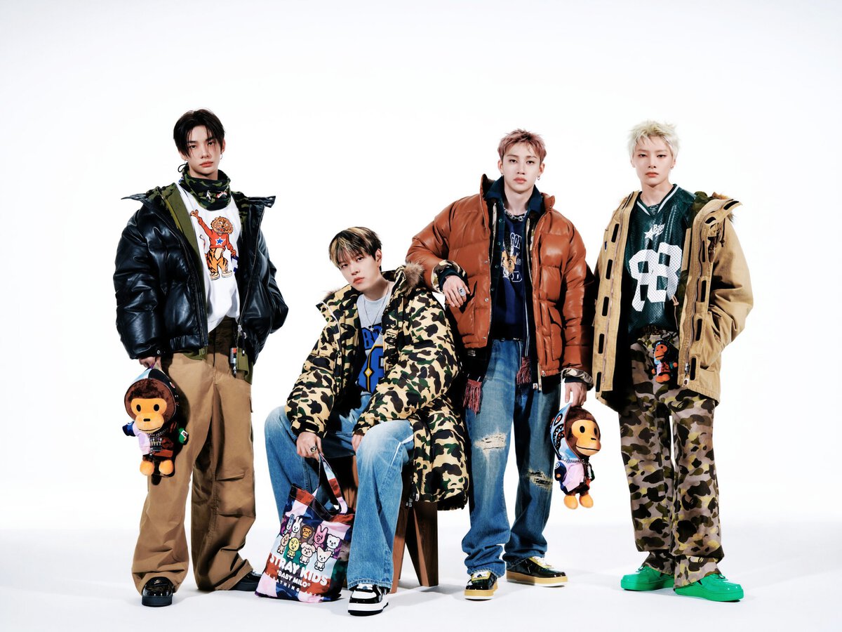 世界各地の対象BAPE STORE®で、所定の購入条件を満たすと特典をプレゼント。第1弾のラゲッジタグ、キーキャップキーチェーン、トートバッグは2026年10月17日(土)から配布が始まり、10月30日(金)にはぬいぐるみキーチェーンとぬいぐるみが加わる。