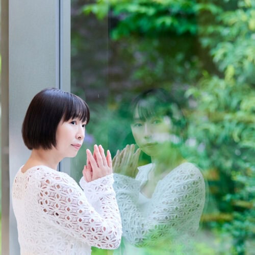 13年ぶりの写真集『ぴこぴこ』を出した酒井若菜