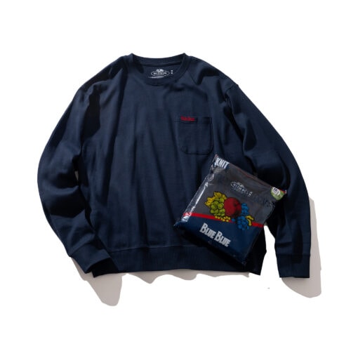 素材には、きめ細かく編み立てたハイゲージのコットンニットを採用。ニット特有のなめらかで品のある表情を備えながら、軽やかで、T シャツに近い感覚で着用できる仕上がりに。