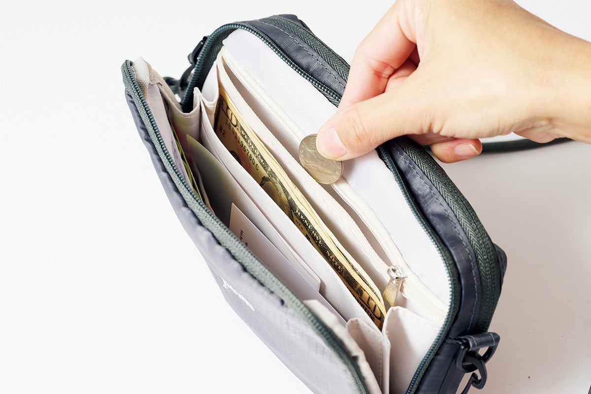 リンネル6月号の付録は「たっぷり収納力のお財布ショルダーバッグ」