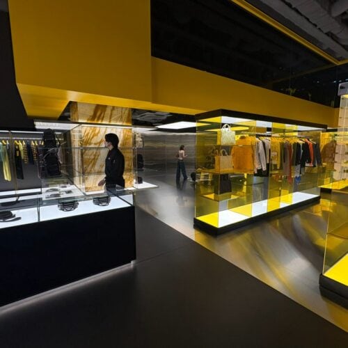 オニツカタイガー 新宿