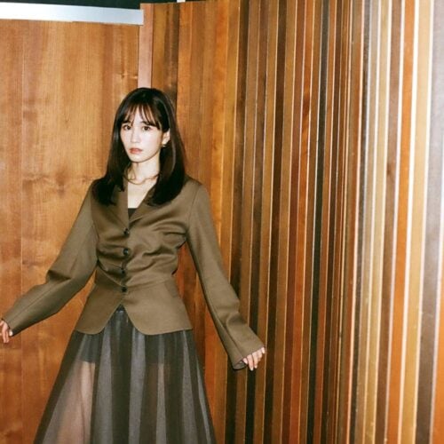 芸能活動20周年を記念した最後の写真集『Beste』を発売した前田敦子