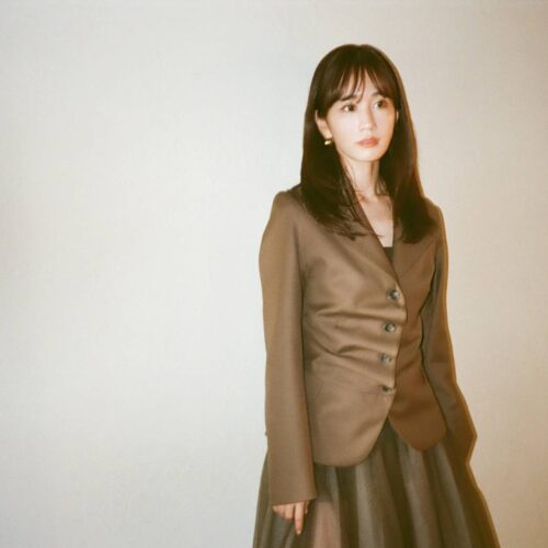 芸能活動20周年を記念した最後の写真集『Beste』を発売した前田敦子