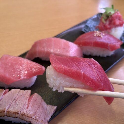 【スシロー】1,120円で「天然本鮪6貫」はバグすぎる…!本日開始の“豊洲フェア”が過去最高レベルの神コスパだった