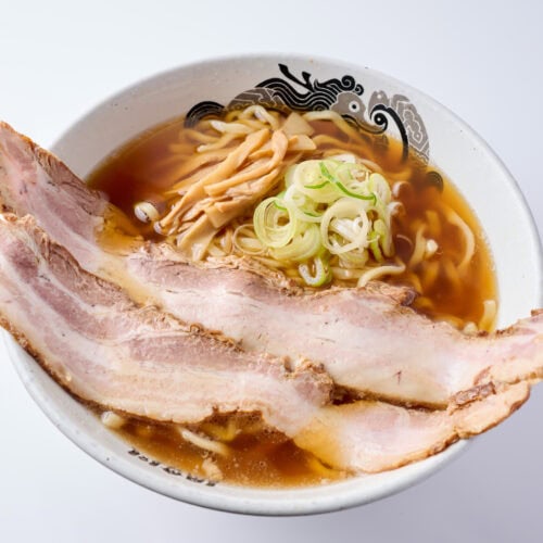 食堂はせ川　大判チャーシュー醤油らーめん