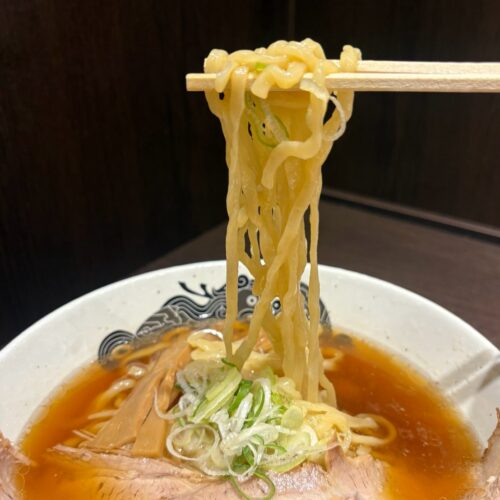 食堂はせ川　大判チャーシュー醤油らーめん