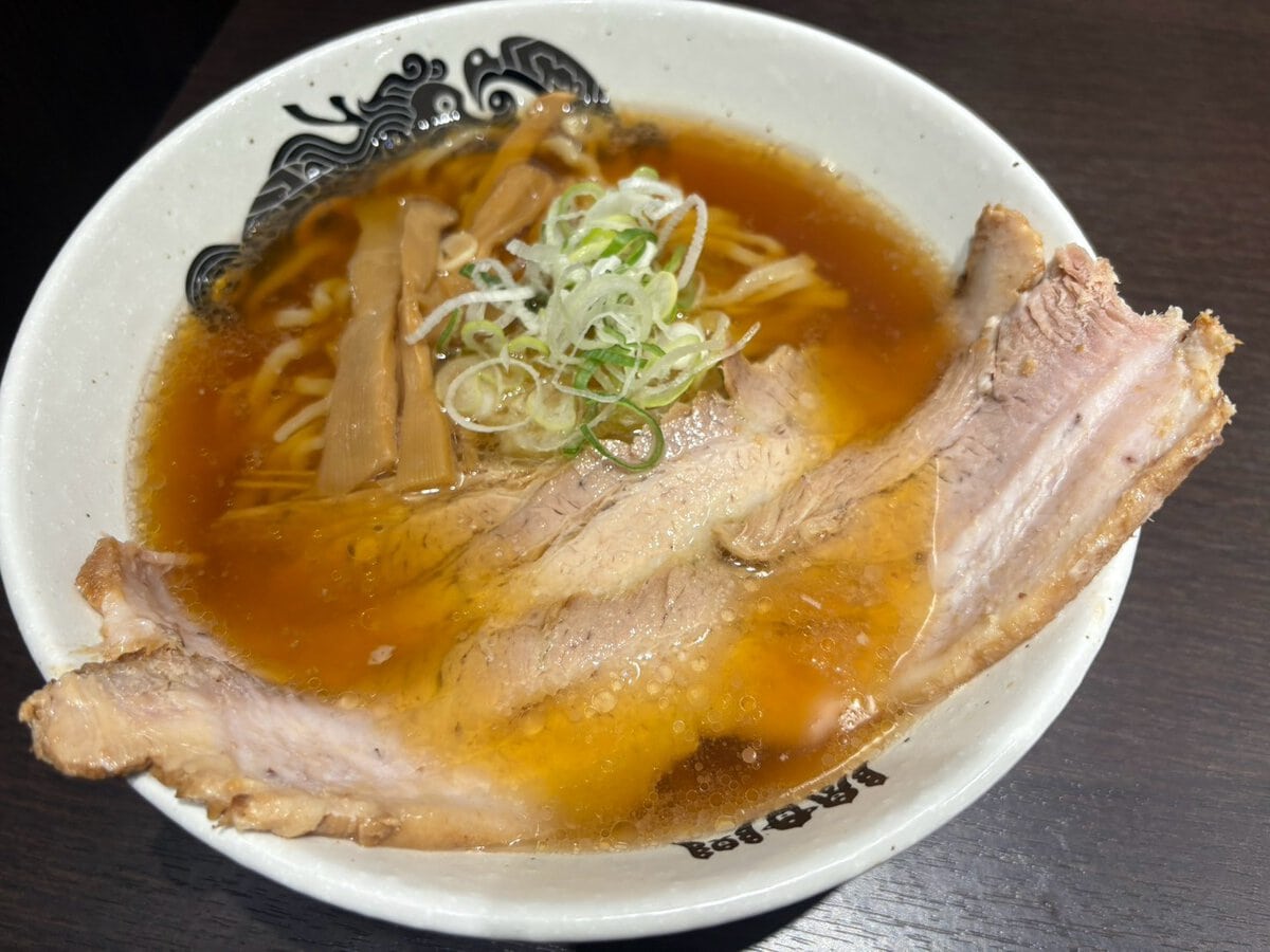 食堂はせ川　大判チャーシュー醤油らーめん